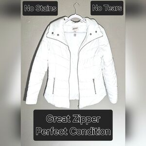 Pristine White Puffer Coat-No Stains Tears Rips- Size Large (Juniors)